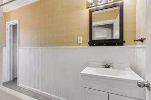2442 Stewart Ave, Saint Paul, MN 55116 - Photo 8
