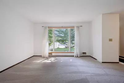 10692 104th Place N, Maple Grove, MN 55369 - Photo 4