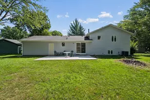 10692 104th Pl N, Maple Grove, MN 55369 - Photo 18