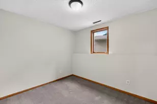 4020 Baffin Ln NE, Rochester, MN 55906 - Photo 16