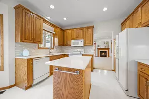 2309 Stephani Ct, Little Canada, MN 55117 - Photo 10