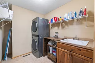 5701 Oregon Ct, Crystal, MN 55428 - Photo 32