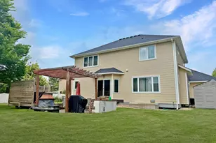 5701 Oregon Ct, Crystal, MN 55428 - Photo 2