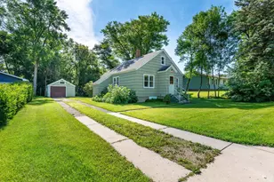 211 5th St SE, Pelican Rapids, MN 56572 - Photo 2