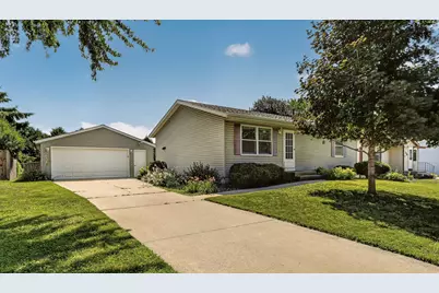 792 41st Avenue NW, Rochester, MN 55901 - Photo 2