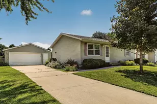 792 41st Ave NW, Rochester, MN 55901 - Photo 2