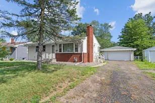 2168 Hawthorne Ave E, Saint Paul, MN 55119 - Photo 2