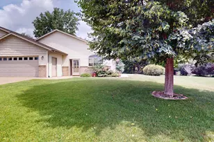 1802 Crystal Dr, Albert Lea, MN 56007 - Photo 2