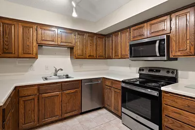 7051 Robinwood Trail, Woodbury, MN 55125 - Photo 14