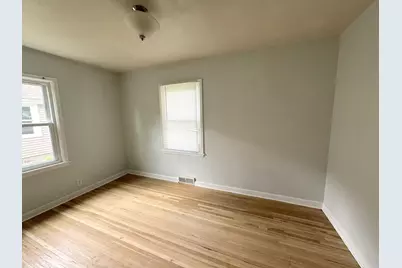 1874 Hawthorne Avenue E, Saint Paul, MN 55119 - Photo 10