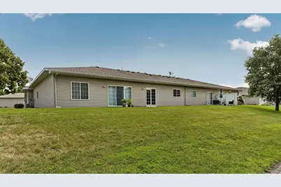 5631 White Oaks Lane NW, Rochester, MN 55901 - Photo 4