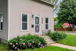 523 11th St N, Moorhead, MN 56560 - Photo 2