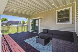 820 Fieldcrest Dr, Mankato, MN 56001 - Photo 4