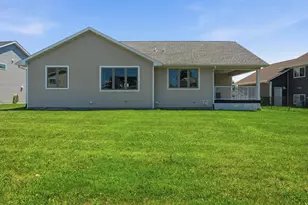 820 Fieldcrest Dr, Mankato, MN 56001 - Photo 28