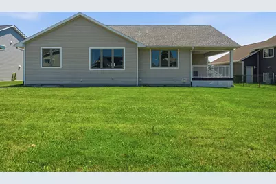 820 Fieldcrest Drive, Mankato, MN 56001 - Photo 32
