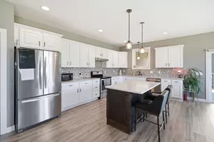 820 Fieldcrest Dr, Mankato, MN 56001 - Photo 2