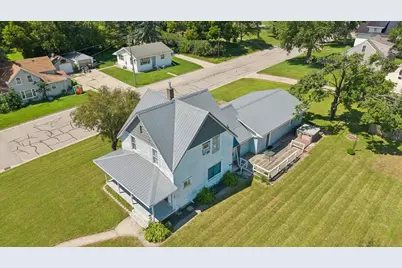 210 W 7th Street, Starbuck, MN 56381 - Photo 2