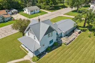 210 W 7th St, Starbuck, MN 56381 - Photo 2