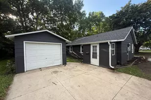 722 11th St NW, Willmar, MN 56201 - Photo 1