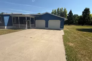 710 3rd St W, Ada, MN 56510 - Photo 2