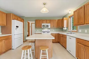 931 Sterling St S, Maplewood, MN 55119 - Photo 6