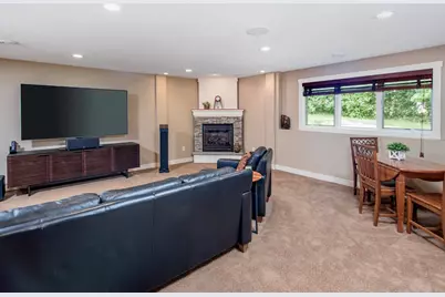 2621 Cardinal Court, North Saint Paul, MN 55109 - Photo 24