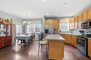 9767 Gable Dr, Eden Prairie, MN 55347 - Photo 4