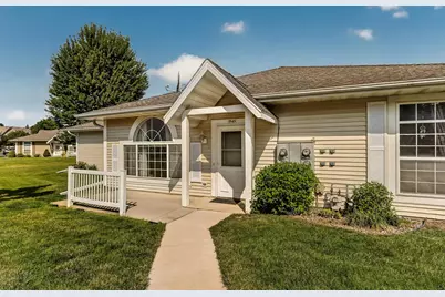 1949 Topaz Pointe Lane SW, Rochester, MN 55902 - Photo 2