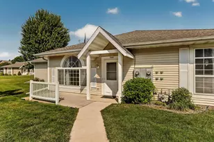 1949 Topaz Pointe Ln SW, Rochester, MN 55902 - Photo 2