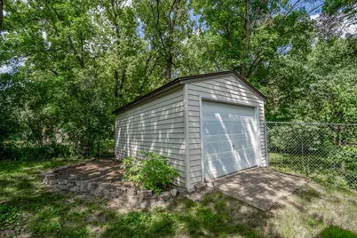 905 Johanna Avenue, Willmar, MN 56201 - Photo 32