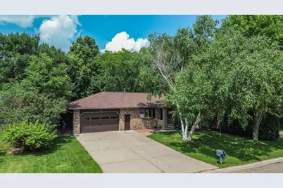 905 Johanna Avenue, Willmar, MN 56201 - Photo 2