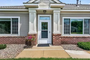 5815 Prairie Ridge Dr, Shoreview, MN 55126 - Photo 4