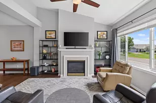 5815 Prairie Ridge Dr, Shoreview, MN 55126 - Photo 8