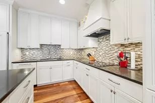 875 Lake St N, Wayzata, MN 55391 - Photo 20