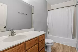 553 Sherburne Ave, Saint Paul, MN 55103 - Photo 28