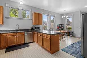 553 Sherburne Ave, Saint Paul, MN 55103 - Photo 10