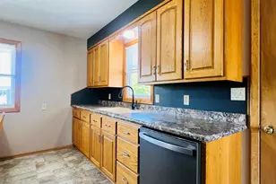 610 E 2nd St, Graceville, MN 56240 - Photo 8