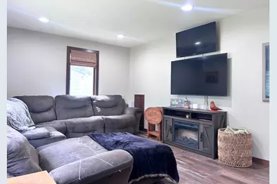 670 W 1st Street S, Cottonwood, MN 56229 - Photo 16