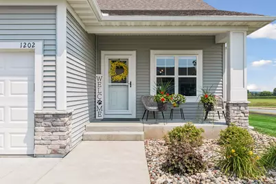 1202 Naser Way, New Richmond, WI 54017 - Photo 4