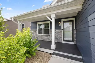 18085 Heirloom Ct, Lakeville, MN 55044 - Photo 2