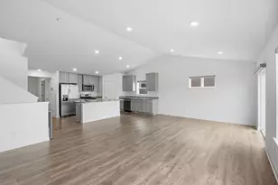 18085 Heirloom Ct, Lakeville, MN 55044 - Photo 8
