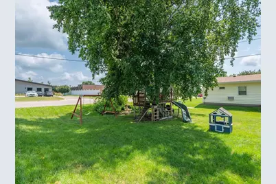 2024 11th Street E, Glencoe, MN 55336 - Photo 30