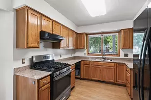 3838 Dupont Ave N, Minneapolis, MN 55412 - Photo 10