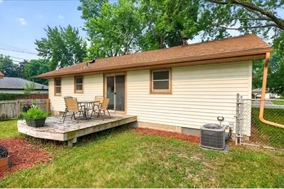 7112 Indiana Avenue N, Brooklyn Center, MN 55429 - Photo 6