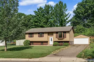 606 Grospoint Ln N, Oakdale, MN 55128 - Photo 1