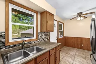 606 Grospoint Ln N, Oakdale, MN 55128 - Photo 10