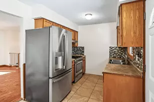 606 Grospoint Ln N, Oakdale, MN 55128 - Photo 8