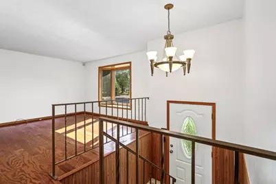 606 Grospoint Lane N, Oakdale, MN 55128 - Photo 2