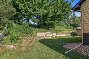 606 Grospoint Ln N, Oakdale, MN 55128 - Photo 32
