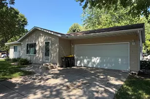 2201 23rd St NE, Willmar, MN 56201 - Photo 2
